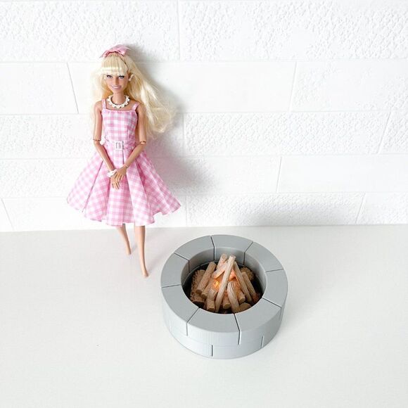 Gray Miniature Round Firepit W/Flickering Logs for Barbie 1:6 Scale Realistic - Picture 3 of 4